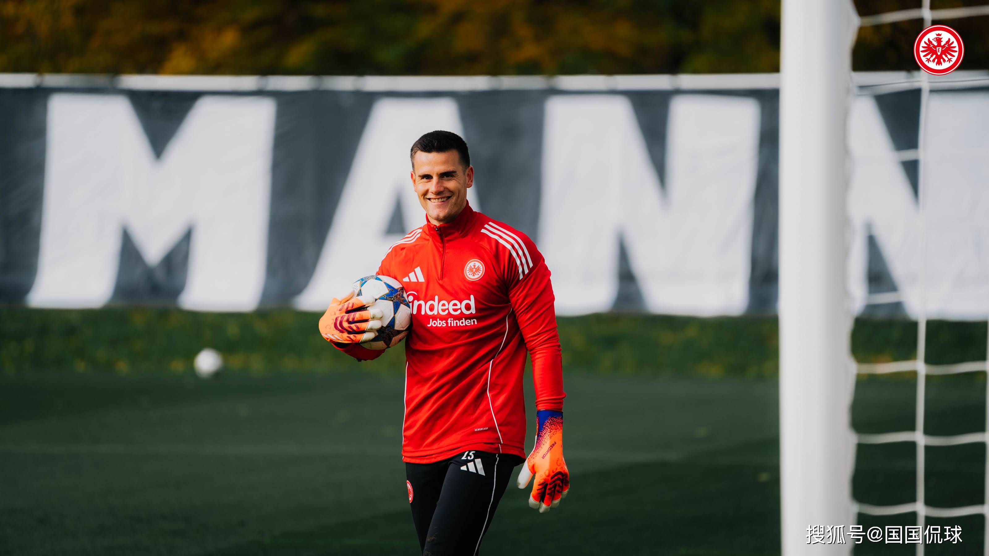 加时末段法兰克福备战亚冠，队长鼓劲细节曝光，引发热议，纪律约束更严格(法兰克福队员名单大全)